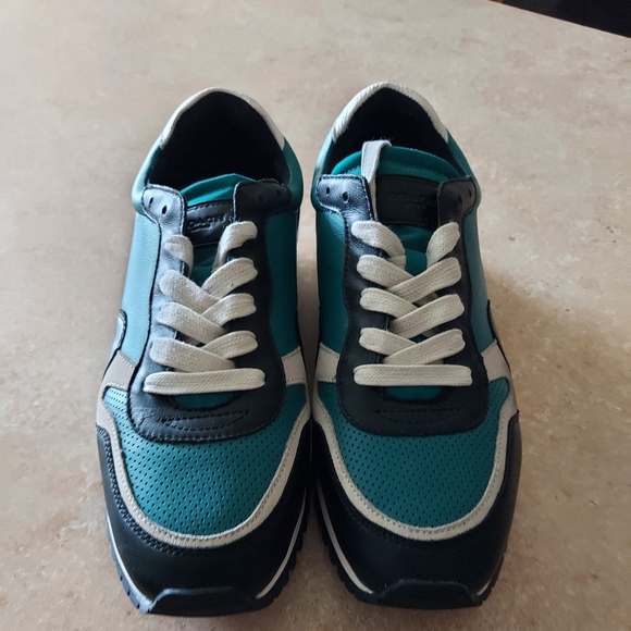 Designer shoes - Picture 2 of 4